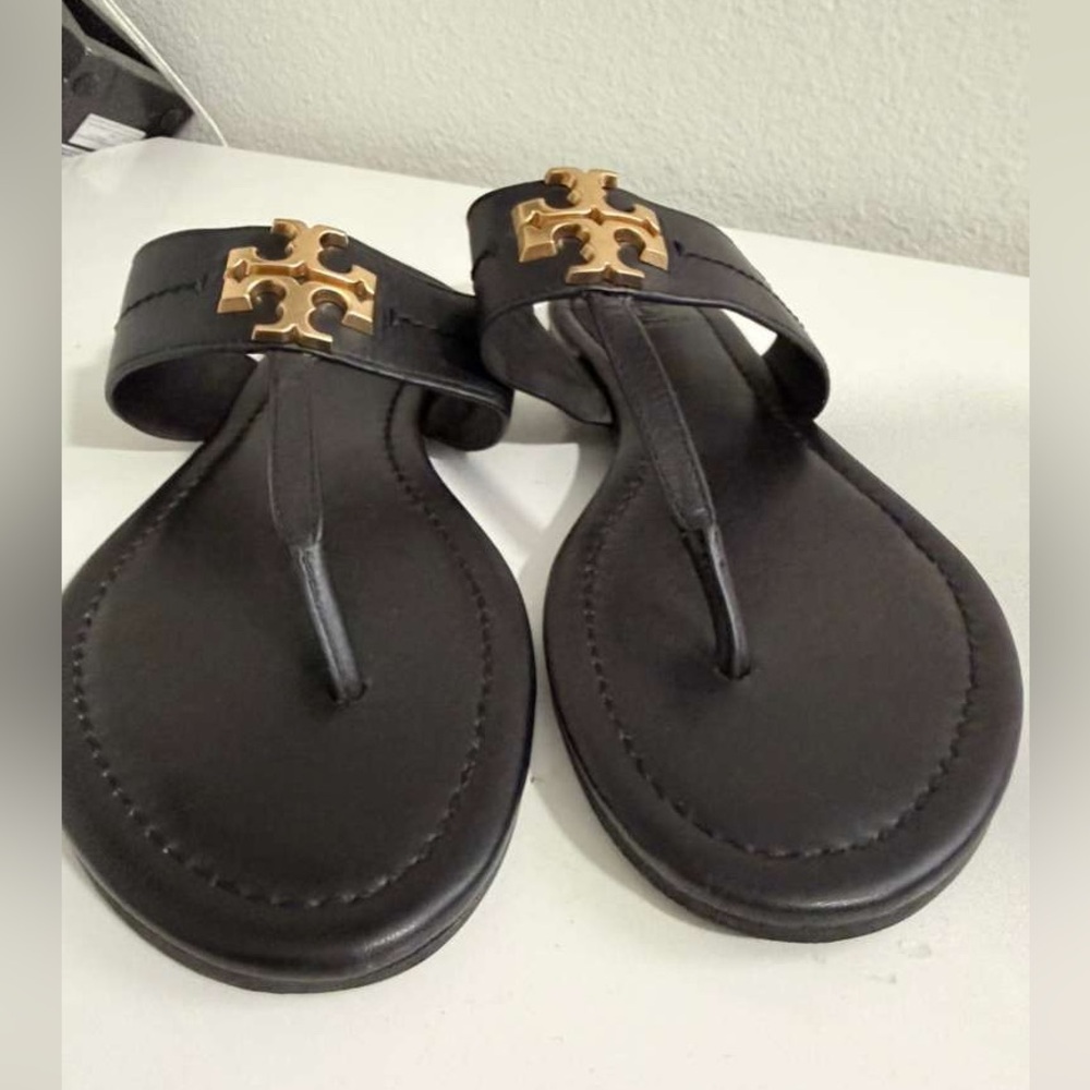 Tory Burch Black Leather Sandals with Gold Emblem - Picture 4 of 5